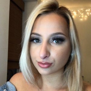 Meet your Posher, Jenn